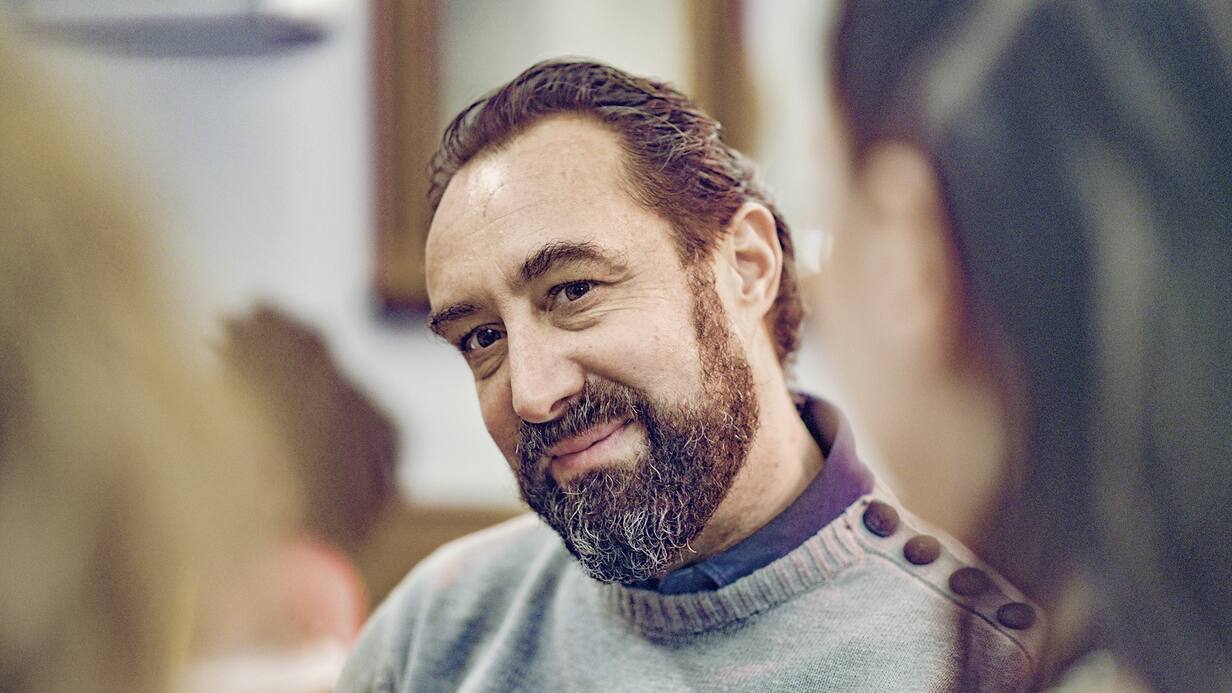 Equipe du film La Mif.Â  (Les 3 comÃ©diennes: Claudia Grob ( assistante sociale ), les ados Charlies Aredy ( Jupe Ã  carreaux ) et AnaÃ¯s Uldry ( couettes en boule ) et le rÃ©alisateur Fred Baillif ( barbu ) PhotographiÃ©s Ã  GenÃ¨ve, le 14.02.2022 Â© David WagniÃ¨res Photos retouchÃ©es