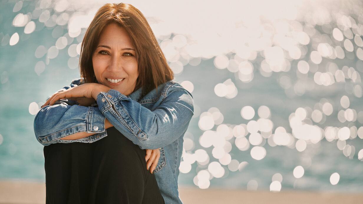 Jennifer Covo, journaliste et présentatrice à la Radio Télévision Suisse (RTS)