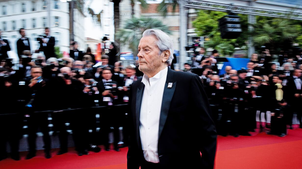 Alain Delon à son arrivée au Festival de Cannes