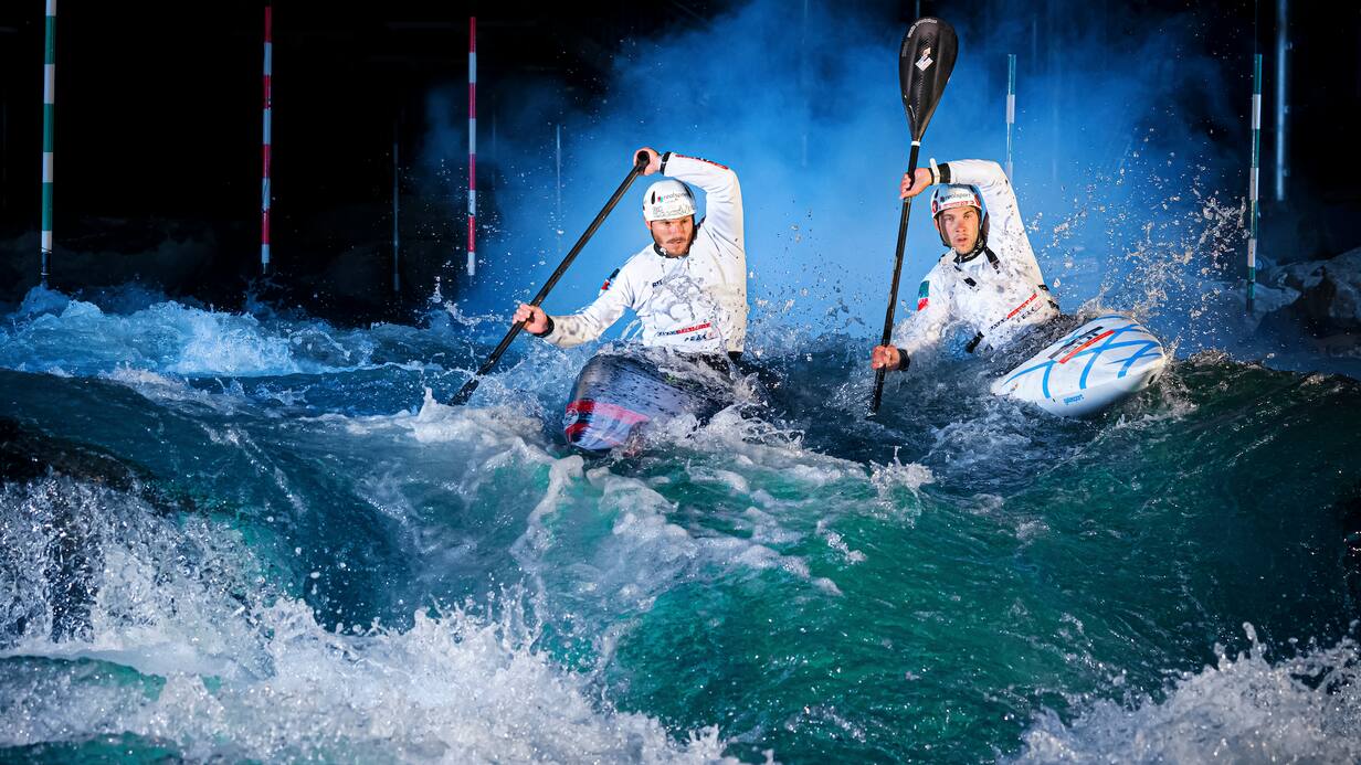 Thomas Koechlin (canoe gauche) et  Martin Dougoud (kayak droite) le 7 avril 2021 à Ivrea