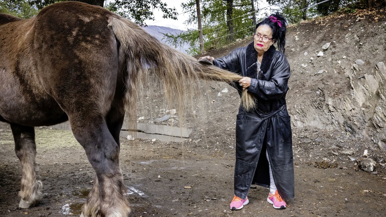 Laetitia avec son cheval Bobby, reportage équithérapie