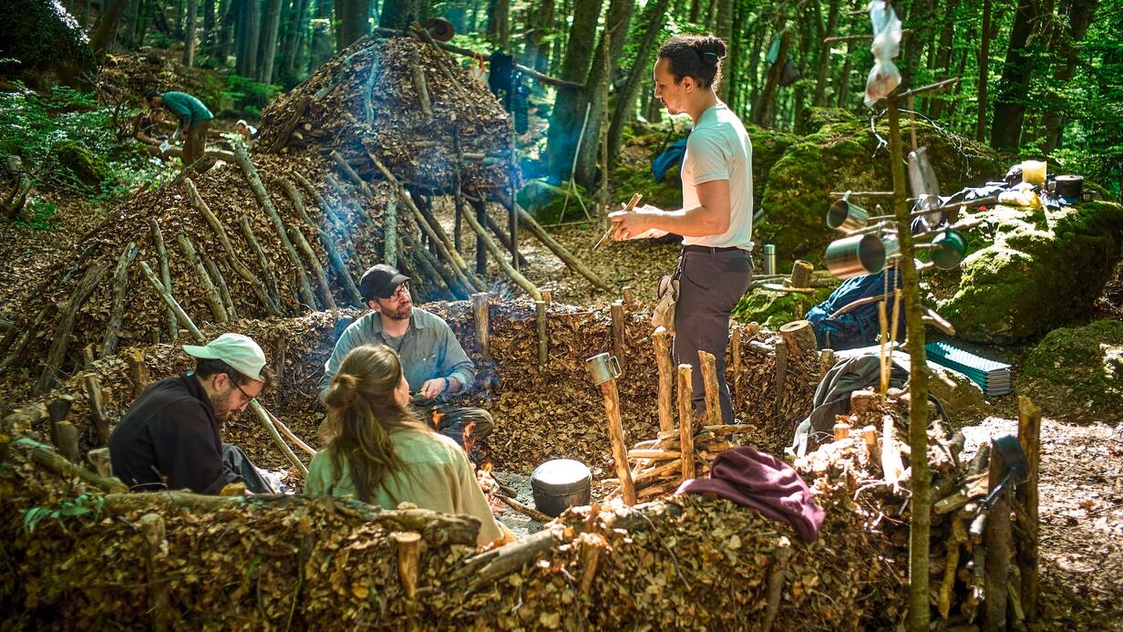 Nino Catalanotto, instructeur de survie, propose des stages d’immersion pour partager sa passion de la nature et de l’aventure