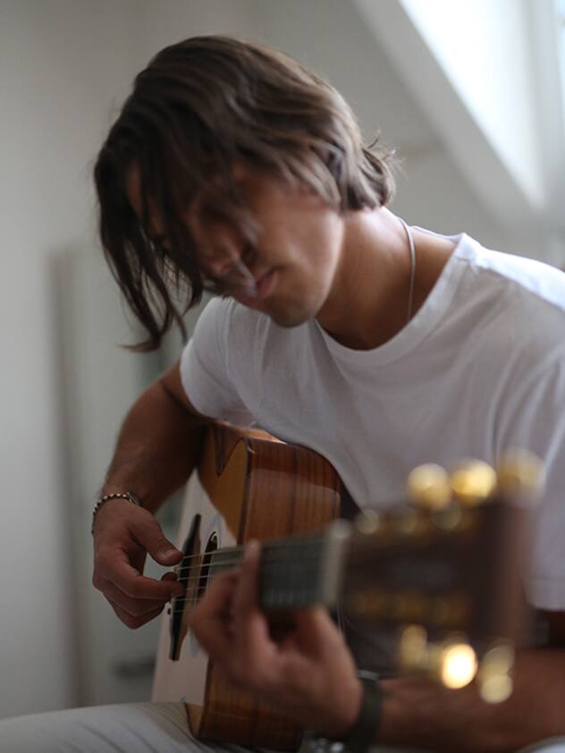 Yann Sommer, Fussball Goalie Nati, privat, Gitarre, SI 25/2021