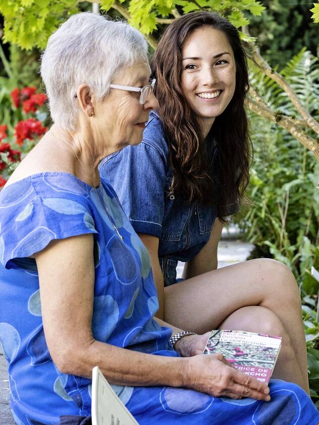 Elisa Shua Dusapin et son ancienne prof de français Dominique Blétry