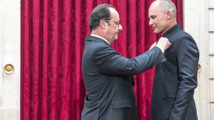 Remise de la Legion d'honneur Bertrand Piccard Par le prÃsident FranÃois Hollande