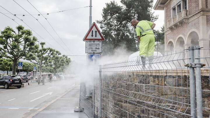 GenÃ¨ve, 9 juin 2021. PrÃ©paratifs pour le Sommet de GenÃ¨ve. Le Parc de la Grange et son pourtour sont nettoyÃ©s, sÃ©curisÃ©s et les chemin d'accÃ¨s y sont rÃ©novÃ©s en urgence. Â© Niels Ackermann / Lundi13