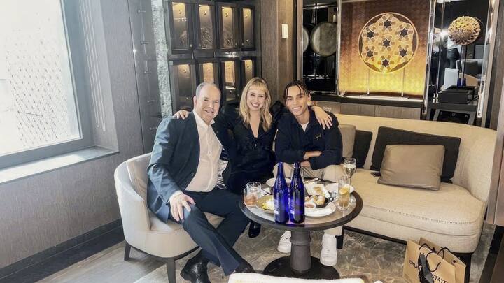 Les deux aînés d’Albert II de Monaco, Jazmin Grace Grimaldi et Alexandre Grimaldi-Coste, nés hors mariage, avec leur père en novembre 2022 à New York