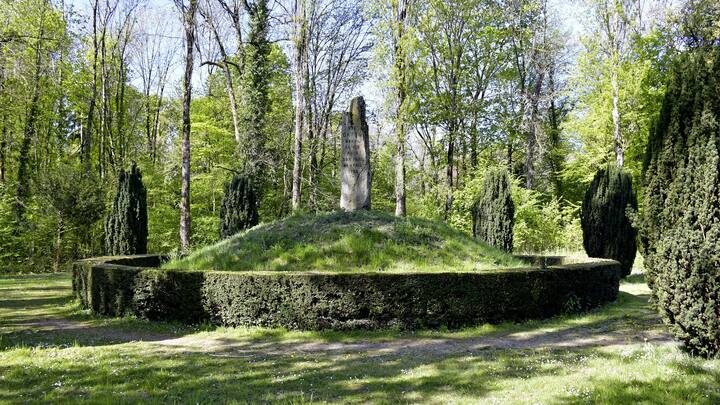 monument dédié à Abraham Davel, situé sur le lieu de son exécution, à Vidy, à Lausanne