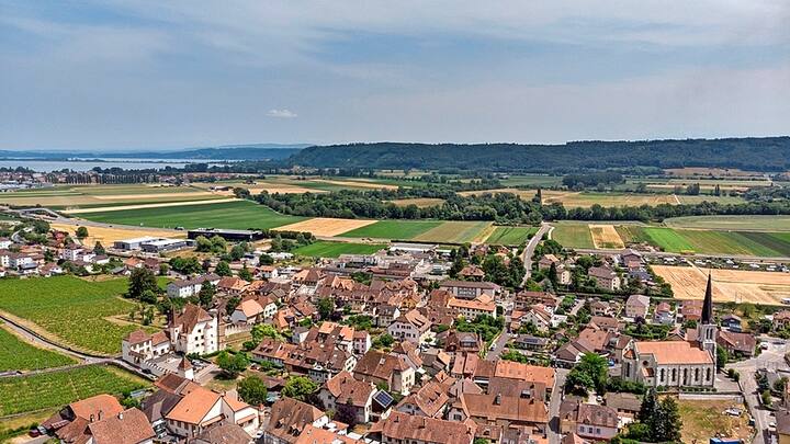 le village de Cressier
