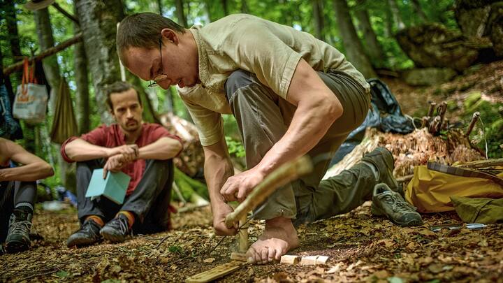 Nino Catalanotto, instructeur de survie, propose des stages d’immersion pour partager sa passion de la nature et de l’aventure