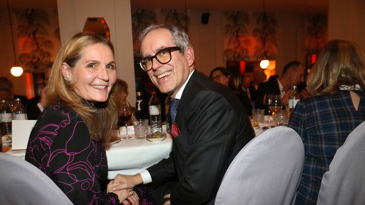 Christian Haub, le frère du disparu, et sa femme Liliane lors d’un dîner à Munich, le 19 décembre 2022