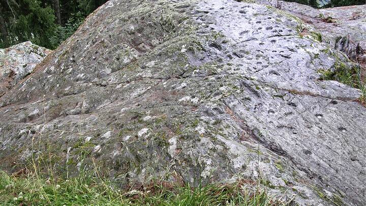 La Pierre des sauvages sur les hauteurs de Saint-Luc.