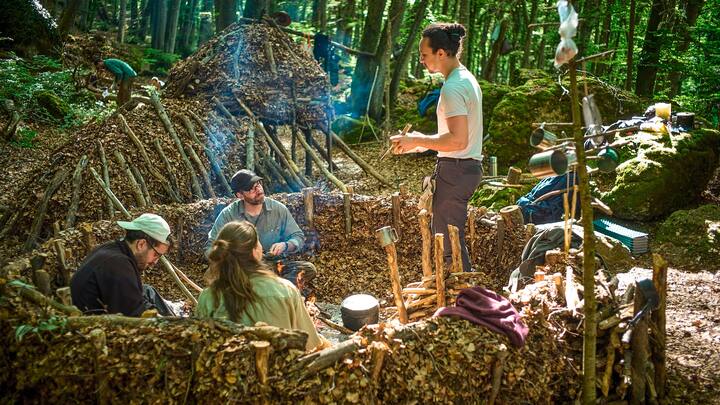 Nino Catalanotto, instructeur de survie, propose des stages d’immersion pour partager sa passion de la nature et de l’aventure