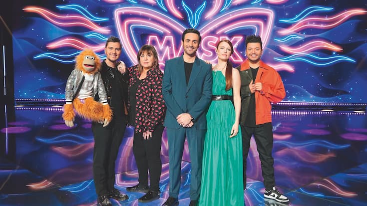 Jeff Panacloc et sa marionnette, Michèle Bernier, Camille Combal, animateur de «Mask Singer» depuis 2019, Elodie Frégé et Kev Adams.