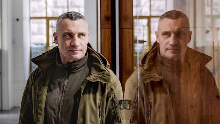 Ce colosse mesurant plus de 2 mètres, surnommé Dr. Ironfist (docteur aux poings de fer), est devenu l’une des figures incontournables de la politique ukrainienne.