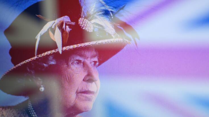 September 8, 2022, France: Portrait of Queen Elizabeth II taken on a screen with the flag of the United Kingdom. On August 8, doctors said they were concerned by Her Majesty s health. She is currently under medical supervision . Several members of the Royal Family are heading to Balmoral to be with the Queen. Clermont-Ferrand France - ZUMAf173 20220908_zip_f173_004 Copyright: xAdrienxFillonx