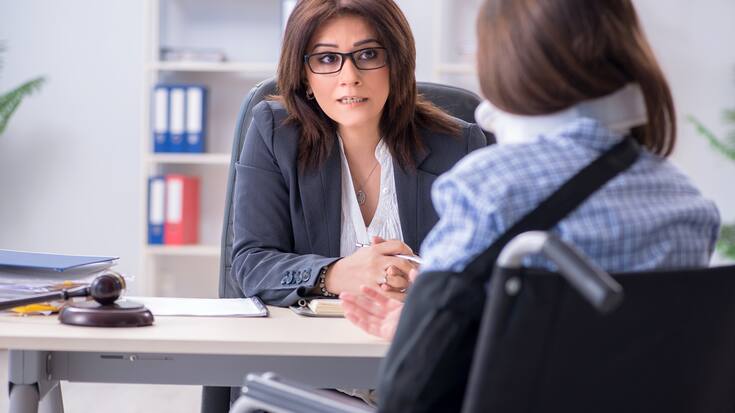 une employée durant son entretien de licenciement RH