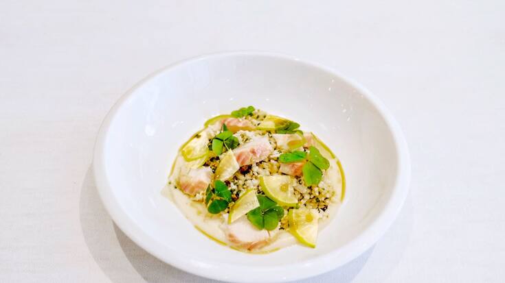 Couscous de chou-fleur, pistaches et féra fumée
