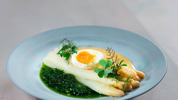 Asperges, sauce hollandaise & vinaigrette