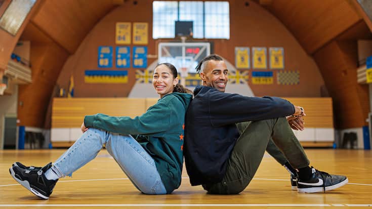 Thabo et Naledi Sefolosha dans la salle des Galeries du Rivage, à Vevey.