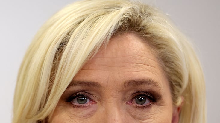 Marine Le Pen, French far-right National Rally (Rassemblement National) party candidate for the 2022 French presidential election, attends a news conference on democracy and the exercise of power in Vernon, France, April 12, 2022. REUTERS/Sarah Meyssonnier      TPX IMAGES OF THE DAY     