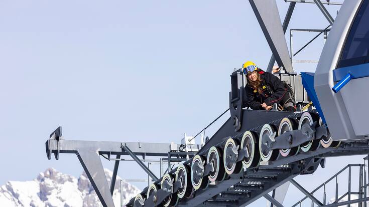 Léa Feuz est Neuchâteloise et apprentie mécatronicienne aux remontées mécaniques de Nendaz et de Veysonnaz.