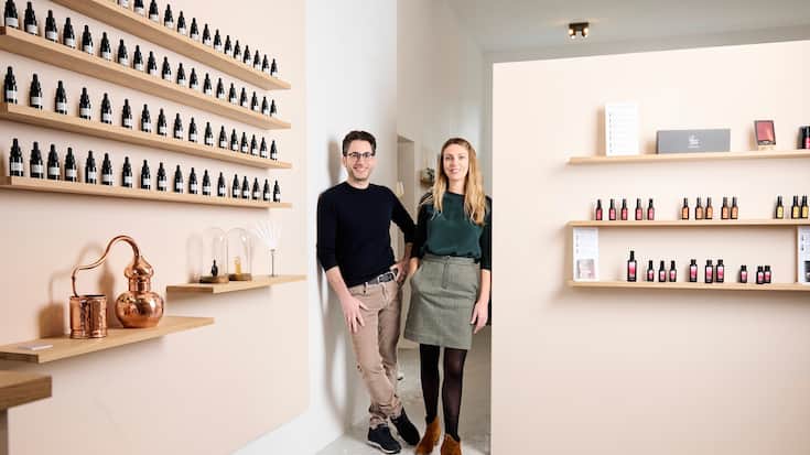 Benoît et Claude Luy dans leur atelier Parfum d’Eveil