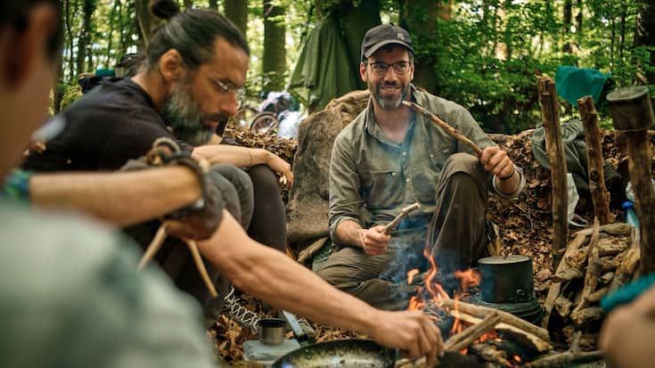 Nino Catalanotto, instructeur de survie, propose des stages d’immersion pour partager sa passion de la nature et de l’aventure