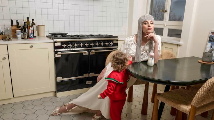 L'humoriste Rébecca Balestra ici en Cléopâtre parle de maternité