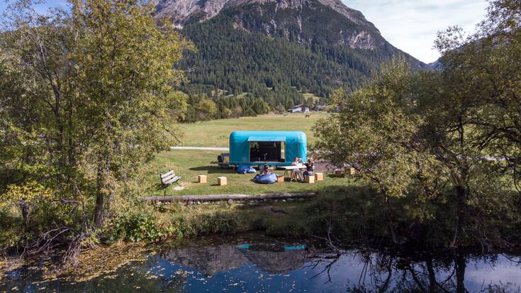 Digi-Tal Engadin.  Office Caravan in La Punt.
