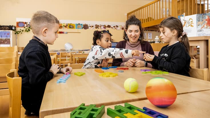 Lena Henz avec les enfants