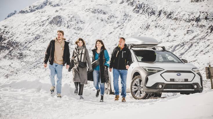 Une nouvelle expérience: Yannik, 23 ans, Coralie, 25 ans, Marie-Laure, 48 ans, et Fabrice Duay, 50 ans, n’étaient jamais montés à bord d’une voiture électrique.