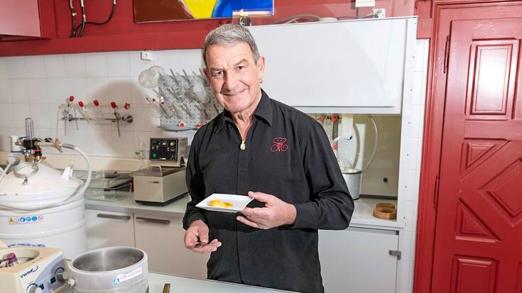 Le pionnier de la cuisine moléculaire en Suisse ne se barricadait pas dans sa cuisine pour conserver secrètes ses savantes et amusantes recettes.