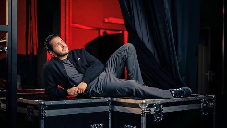 L'humoriste suisse Alexandre Kominek prend la pose au Théâtre de Beaulieu