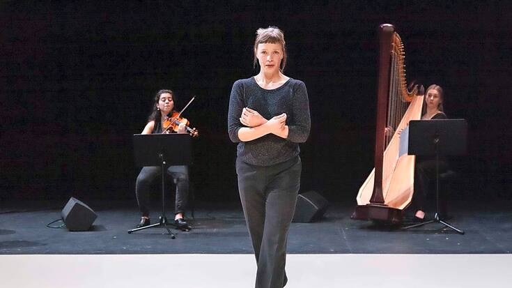 «Giselle…», un spectacle de François Gremaud avec Samantha van Wissen sur une musique de Luca Antignani.