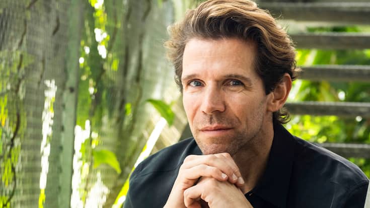 Julien Favreau est danseur depuis trente ans au Béjart Ballet Lausanne. Il a été nommé directeur artistique de cette compagnie.