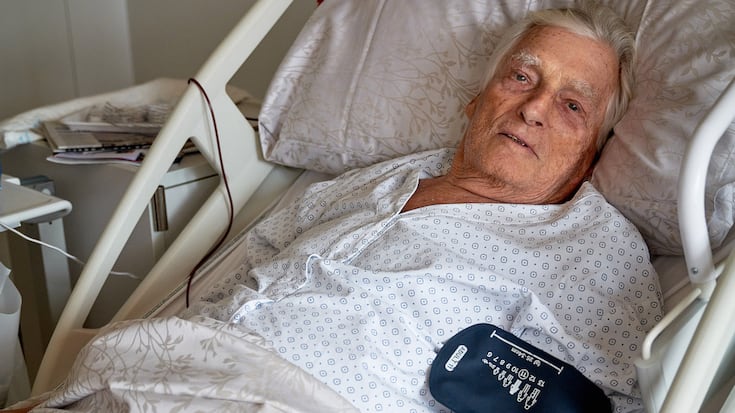 Sion, le 30 octobre  2023, Léonard Gianadda sur son lit d'hôpital