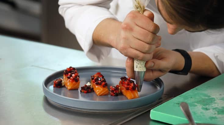Saumon gravlax, betterave et granny smith