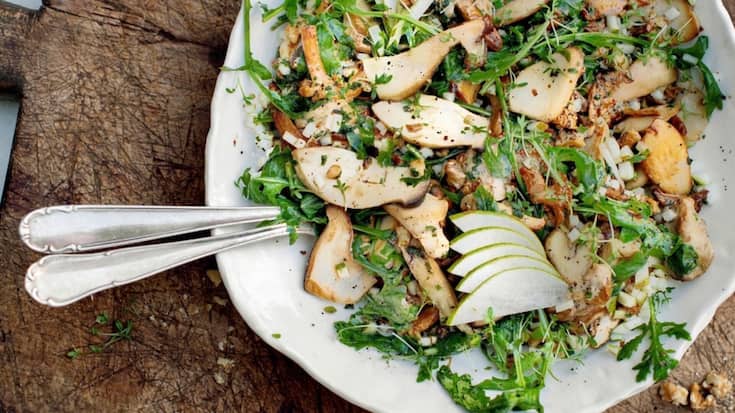 Salade champignons, poires et noix