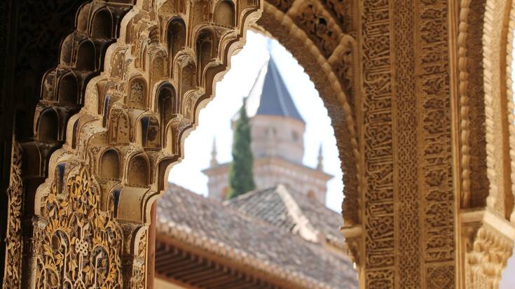 Muqarnas, motifs ornementaux typiques de l’art islamique à l’Alhambra