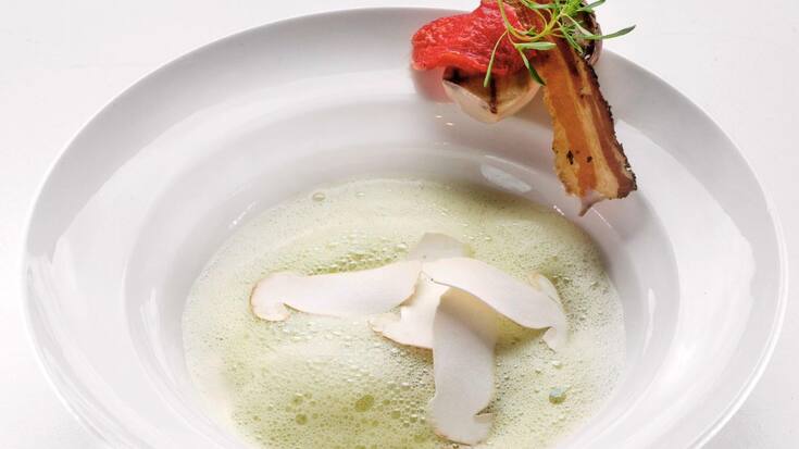 Velouté de cèpes et émulsion au cresson