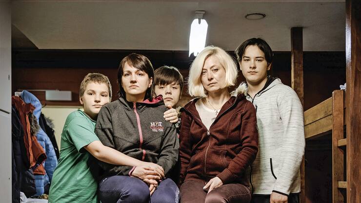 Ukrainiennes joueuses de water polo accueillies avec leurs enfants Ã  Carouge