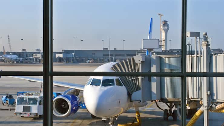 Voyage en avion, aéroport