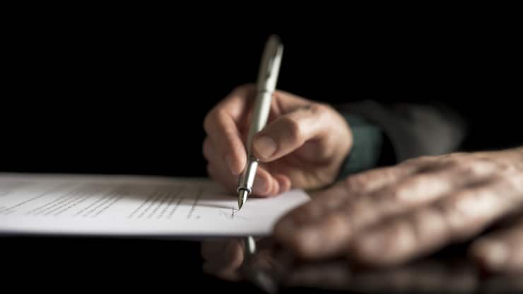 écrire son testament olographe à la main