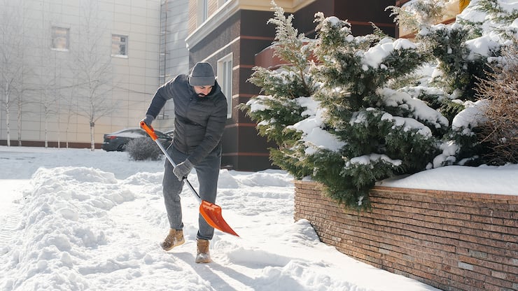 Déblayer la neige en Suisse