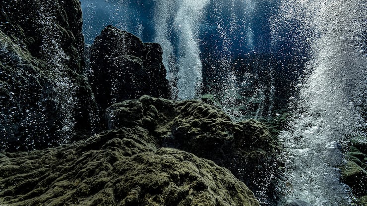 Eruption de gaz au large de la Sicile.