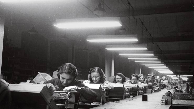 ouvrières au travail