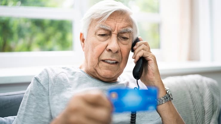 Les personnes âgées sont souvent victimes d'abus financiers