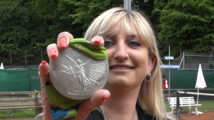 Timea Bacsinszky avec sa médaille d'argent olympique