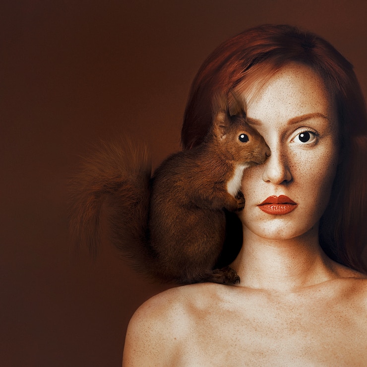 Flora Borsi, autoportrait de la série Animeyed.